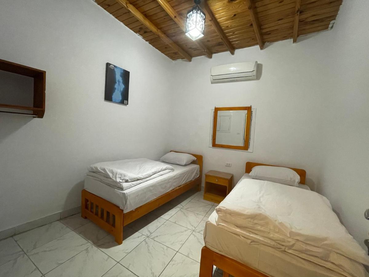 Auski Hostel Дахаб Екстериор снимка